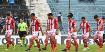 La Gloria decae mucho de visitante. Perdiu00f3 los u00faltimos tres, sin anotar goles, y quedu00f3 lejos de la posibilidad de ascender.