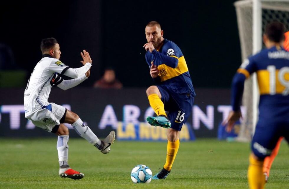 Copa Argentina: Daniele De Rossi anotó un gol en su debut pero Almagro eliminó a Boca en los penales