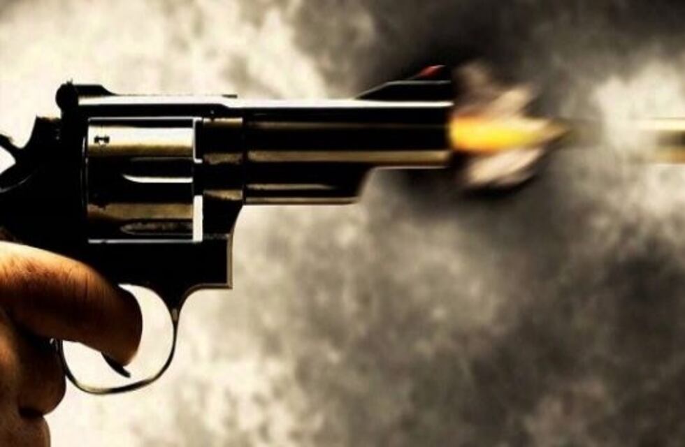 Atacaron a balazos a un joven en Barrio Parque