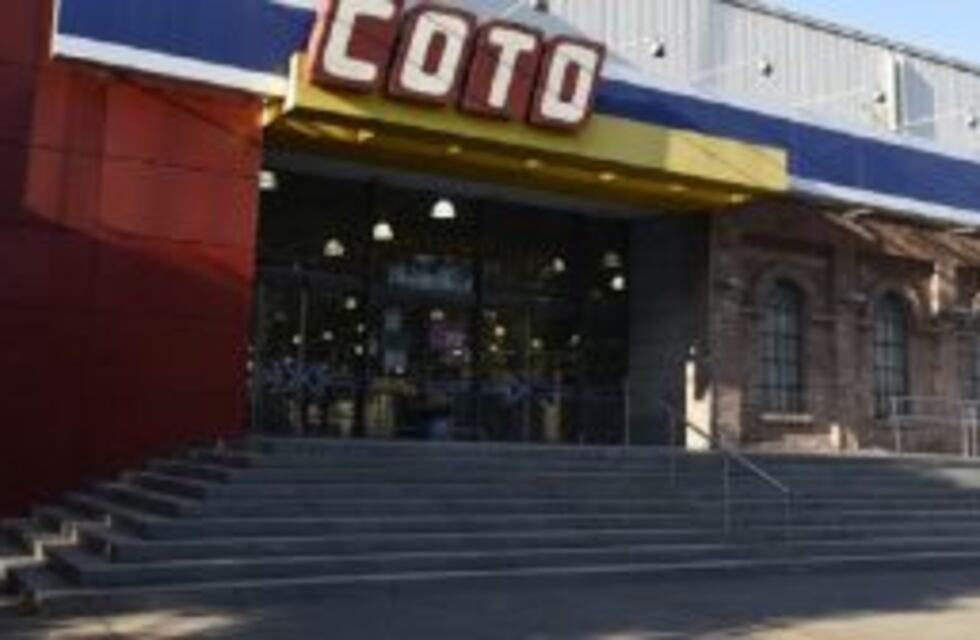 Coto, Carrefour y Jumbo abren este domingo