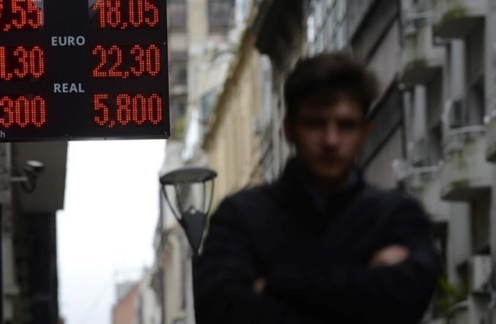Tras la corrida del miércoles, el dólar se posicionó en $17,98