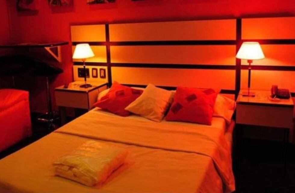 Con 20% menos de clientes, los albergues transitorios quieren una habilitación para "swingers"