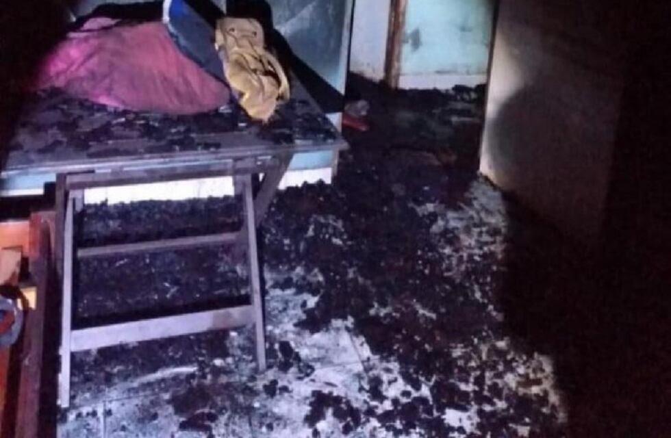 Un incendio consumió parte de una vivienda de Iguazú