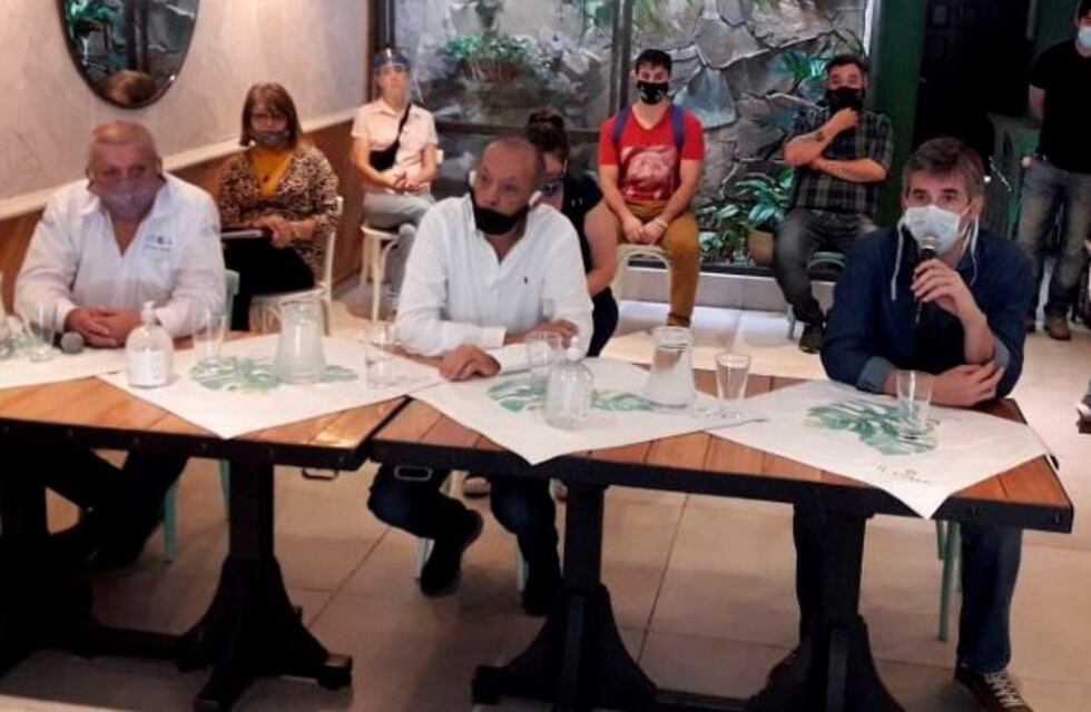 Hoteleros y gastronómicos protestaron en el centro porque se están fundiendo