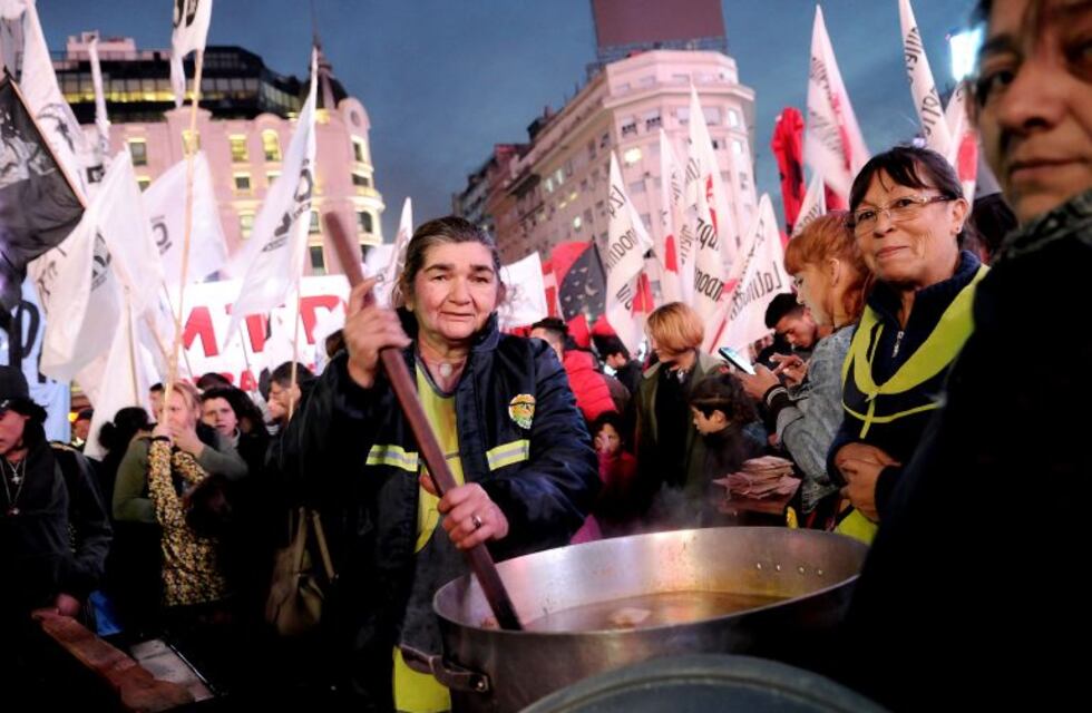Las organizaciones sociales pospusieron hasta el jueves la movilización frente a los hipermercados