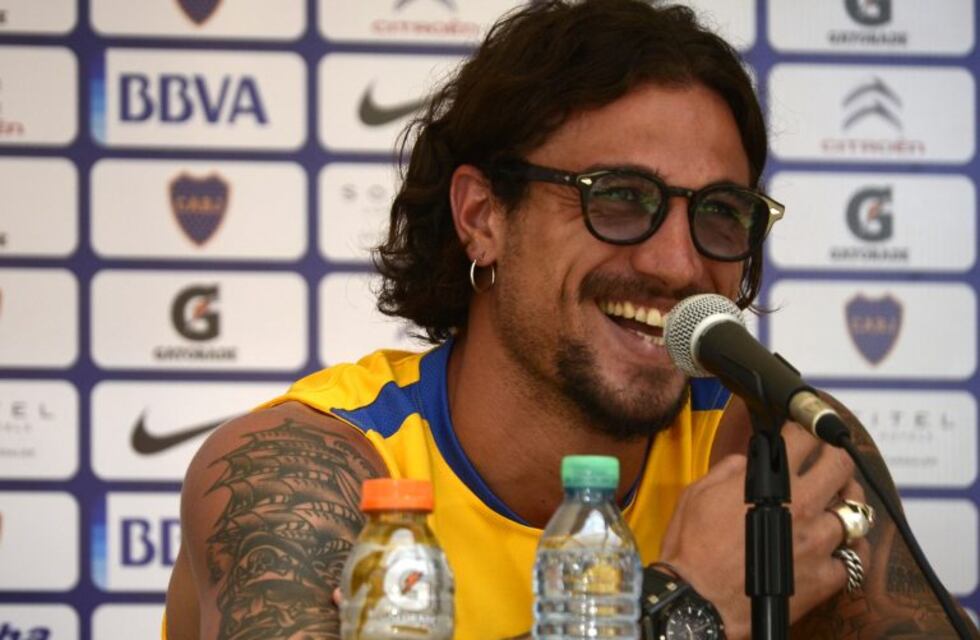 Daniel Osvaldo le pegó al VAR
