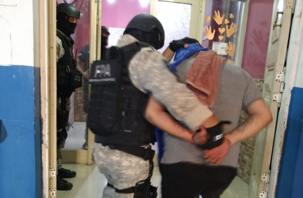 Impresionante operativo detiene a una familia acusada de vender drogas en el Valle de Punilla