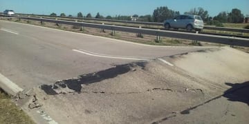 Se levantó el asfalto debido al calor en la ruta 3