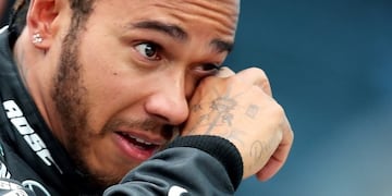 Lewis Hamilton, ya campeón de la temporada 2020, es el tercer piloto de la F1 en contraer coronavirus.