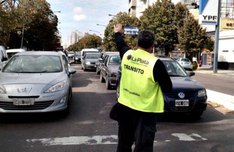 Analizan cambiar multas de tránsito por trabajo comunitario