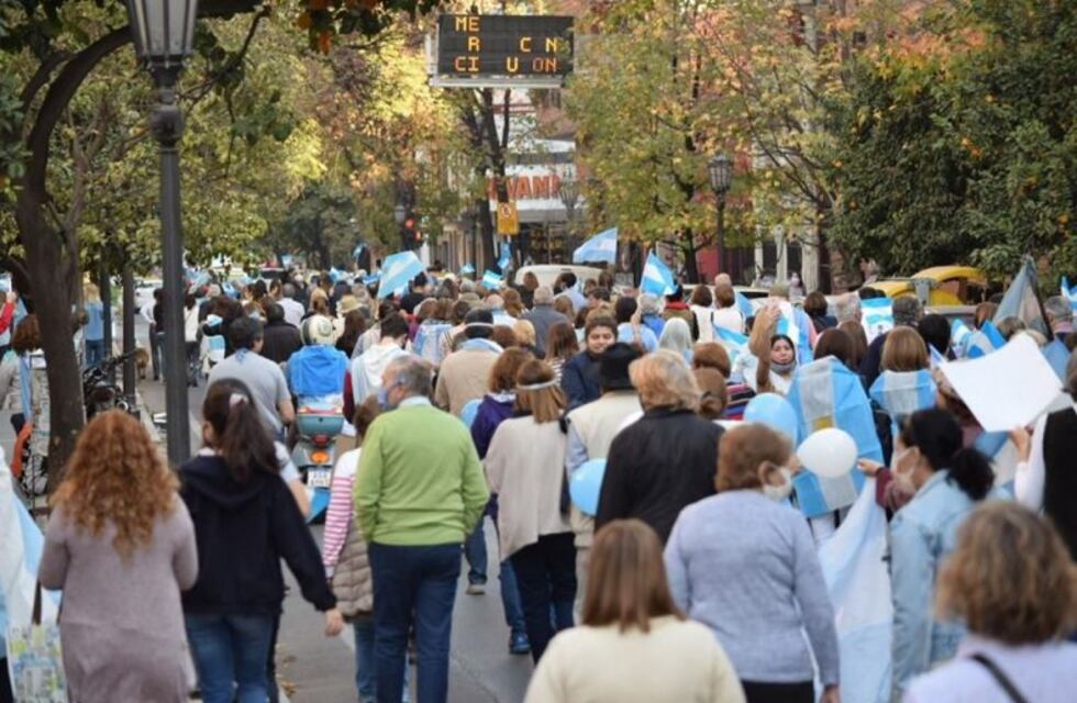 El "Banderazo Federal" se replicó en Tucumán