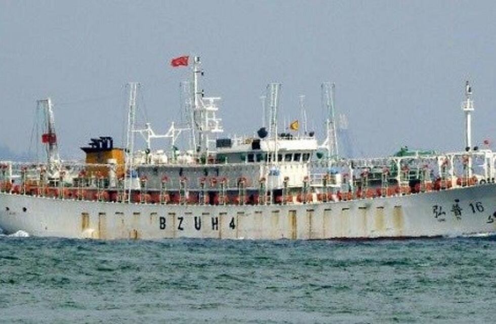 Los isleños ponen el ojo en los pesqueros chinos