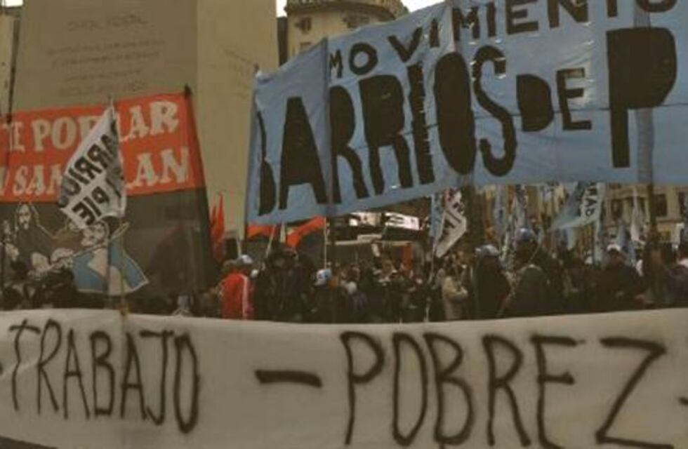 Organizaciones sociales reclaman más trabajo en una protesta de doce horas en las calles porteñas