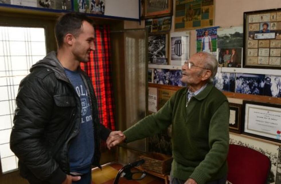 Velarán a Paco Cabasés en la Boutique de barrio Jardín