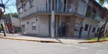 En el lugar quedaron huellas de al menos tres impactos de los proyectiles\u002E (@joseljuarezjose)