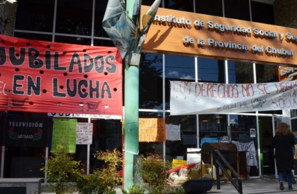 En Esquel los trabajadores pidieron una mesa abierta para dialogar y no tienen novedades