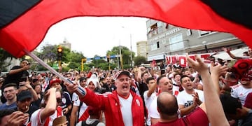 Banderazo de River en Lima, Perú\u002E