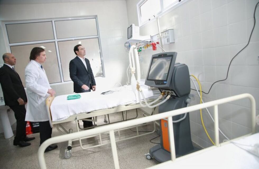 Paso de los Libres: el gobernador inauguró una Unidad de Terapia Intensiva