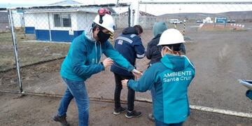 Clausuran instalaciones de la empresa AESA en yacimiento de YPF