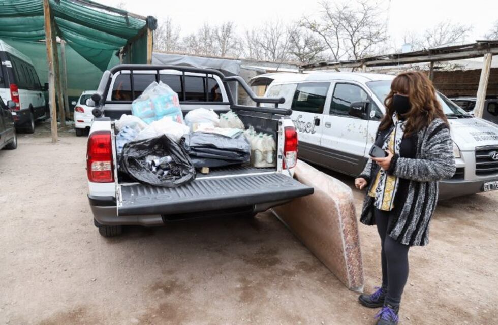 Asisten con insumos a unas 100 familias que están aisladas por el coronarivus