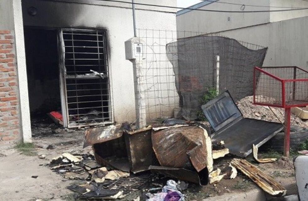 Seguirá presa una mujer que mató de 14 puñaladas a su vecina por una pelota de fútbol