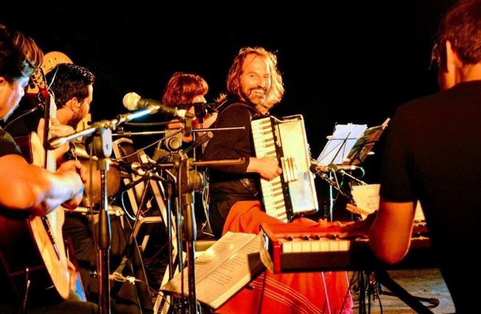 El "Chango" Spasiuk brindó un concierto inolvidable en Santa Ana