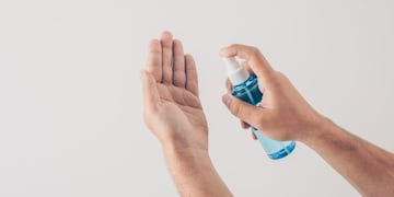 Alcohol en las manos: la higiene como herramienta preventiva.