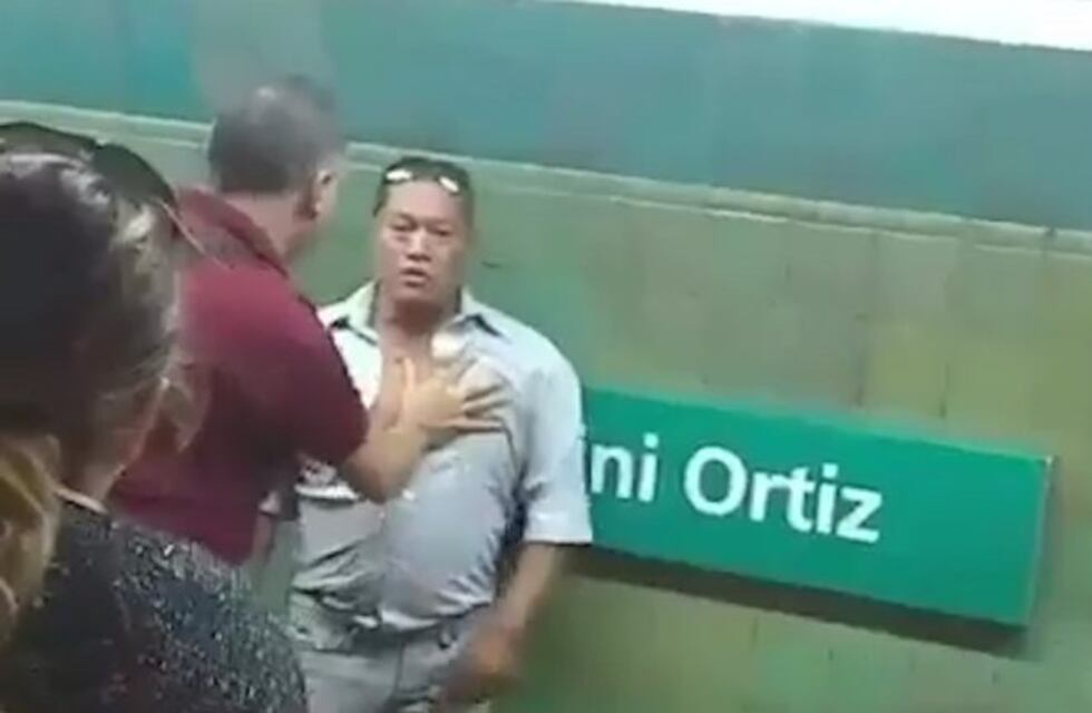 Noqueó a una mujer de una piña en el subte y los pasajeros lo retuvieron hasta que llegó la Policía