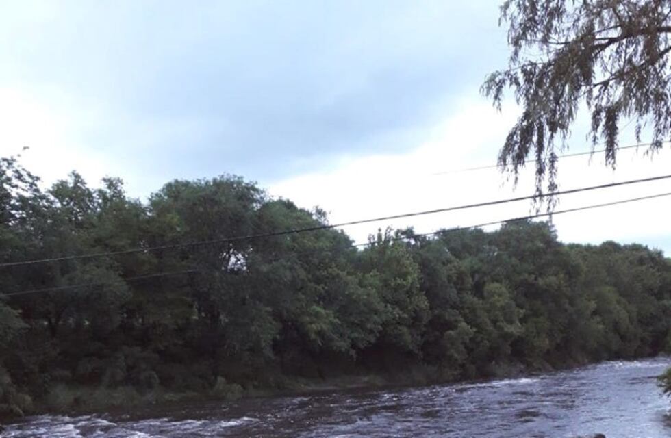 Estado del Río Anisacate: se puede circular con normalidad por los puentes y vados