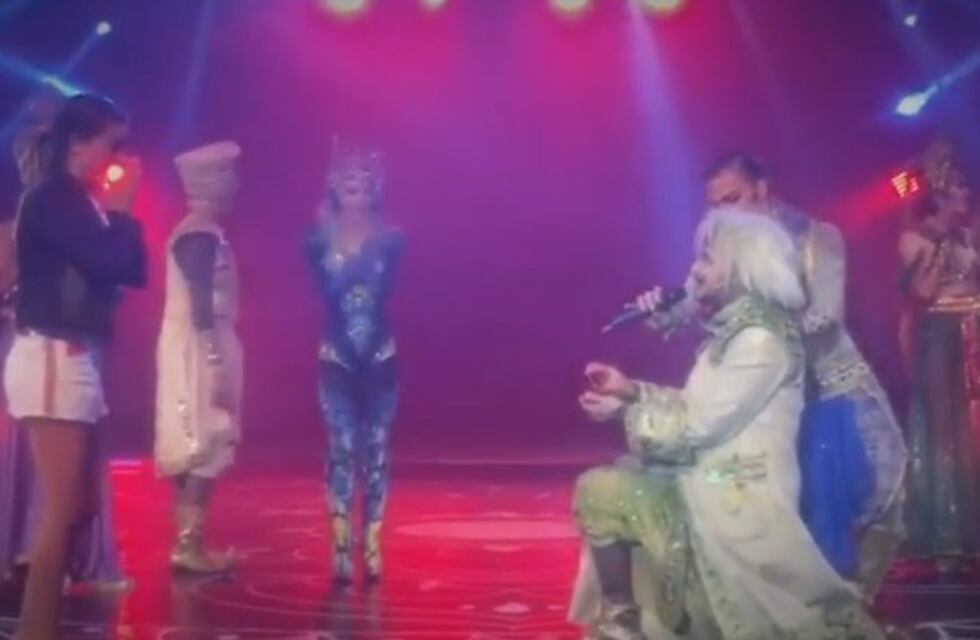 Payaso le pidió casamiento a su novia en el escenario del "Circo del Ánima"