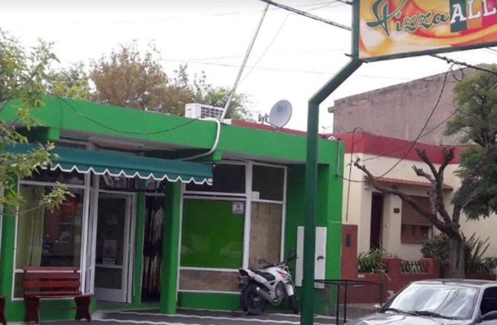 Robaron una pizzería en Santa Rosa y se llevaron una caja fuerte