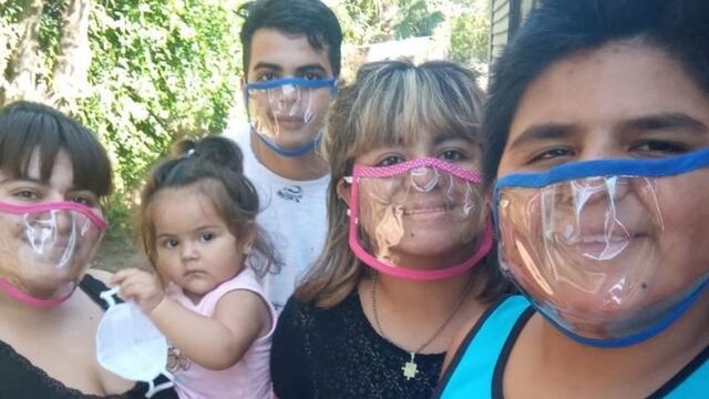 Tapabocas transparentes - personas Sordas y oyentes\u002E \nCrédito: SEA ONG