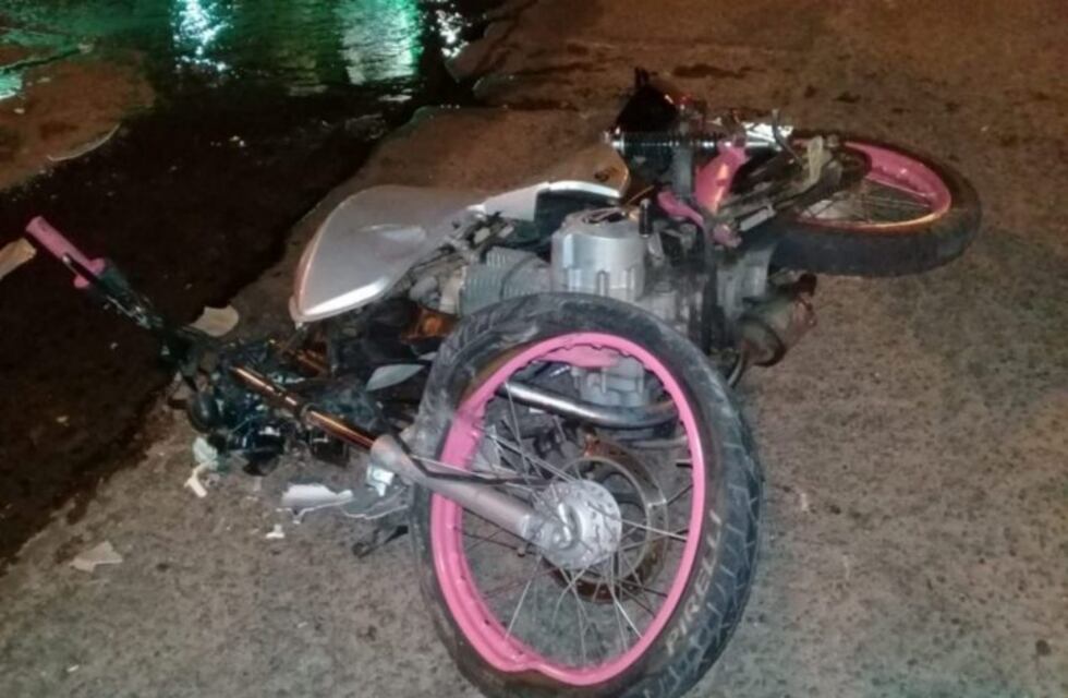Motociclista chocó con un cartel con casi 6 grados de alcohol en sangre