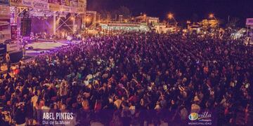 Festival de Folklore en el Agua de Villa del Rosario