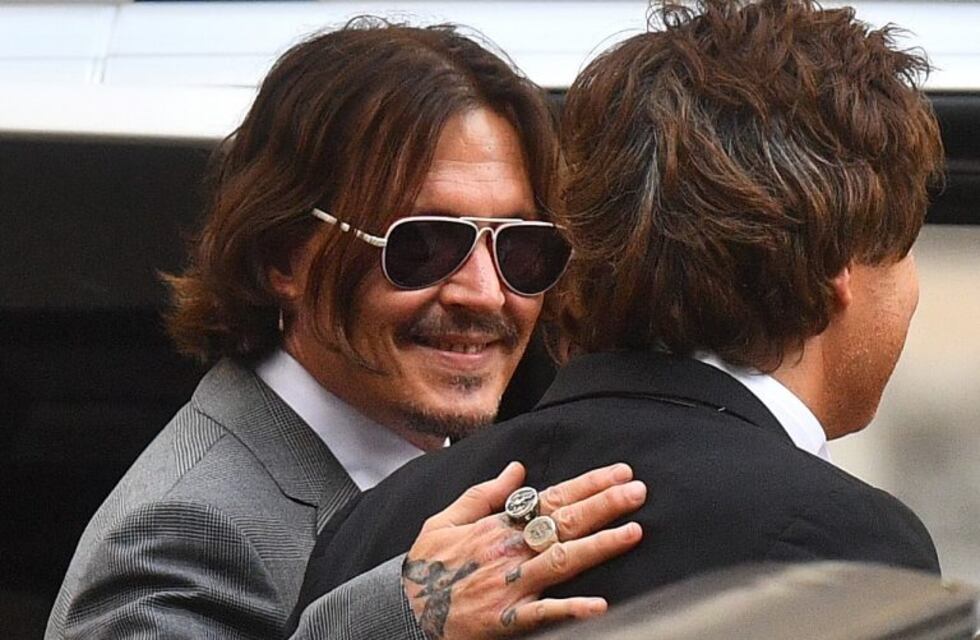 Amber Heard aseguró que Johnny Depp la golpeó por haber perdido USD 650 millones