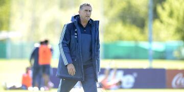 DYN12, BUENOS AIRES 08/10/2016  ENTRENAMIENTO DE LA SELECCION ARGENTINA EN EL PREDIO DE EZEIZA ENCABEZADA POR SU DT EDGARDO  BAUZA.FOTO:DYN/RODOLFO PEZZONI.