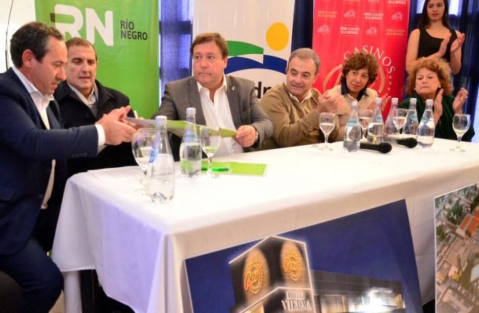 Se firmó el acta para iniciar con la obra del Paseo del Sol en Viedma