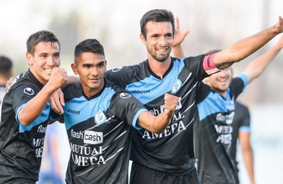 Villa San Carlos se impuso ante Excursionistas por penales y ascendió a la B Metropolitana