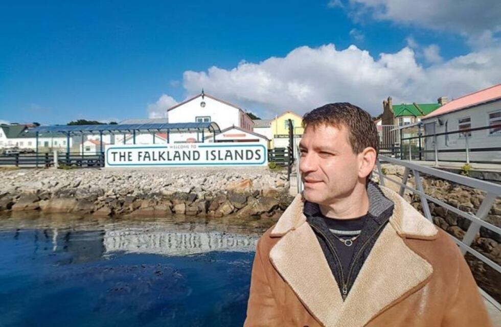 Multan a un maratonista argentino por intentar sacar de Malvinas una munición