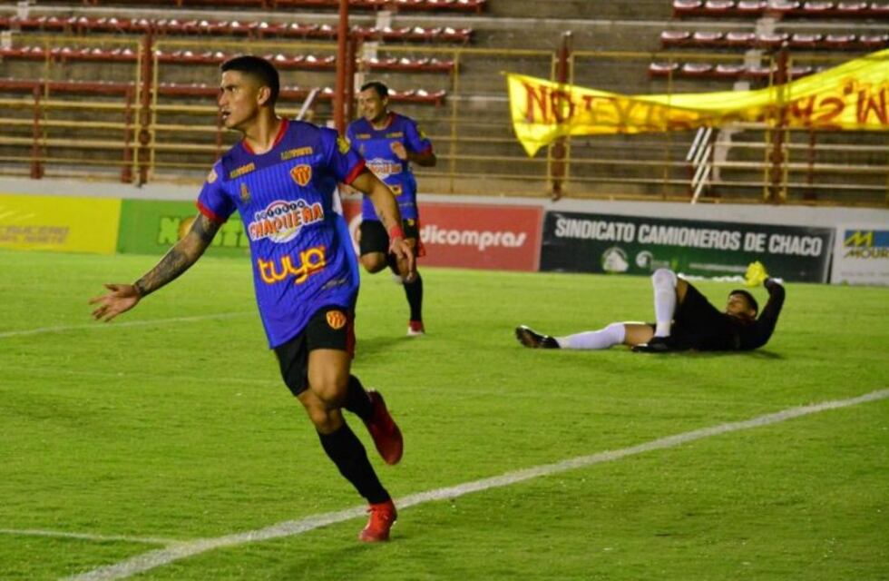 Federal A: Sarmiento fue una máquina ante el líder del Torneo