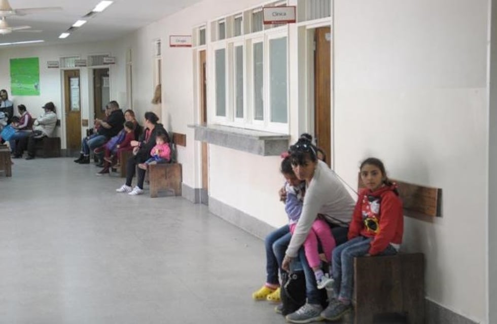 Circunvalación: familia no pudo esquivar un adoquín puesto en la calzada y murió una nena de dos años