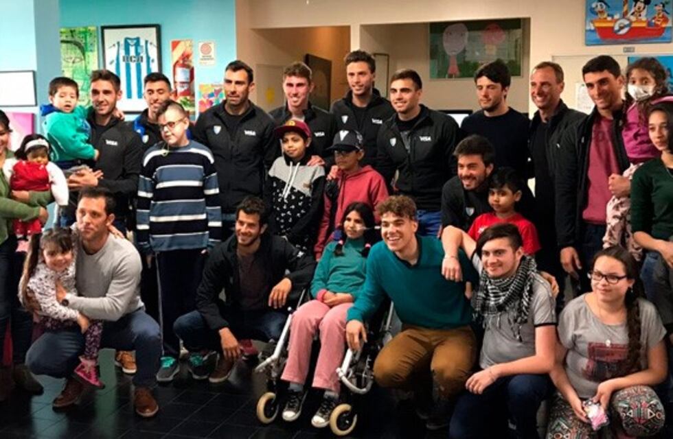 Leones solidarios: integrantes del seleccionado de hockey visitaron la Casa Garrahan