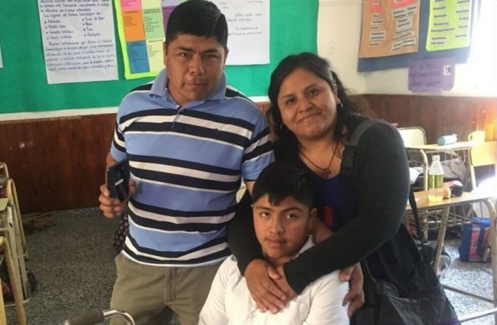 Niño salteño superó la meningitis y es abanderado de su escuela