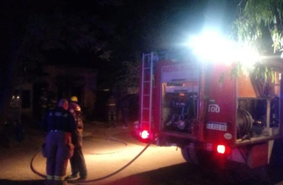 Incendio de vivienda en el Barrio Nueva Bahía Blanca