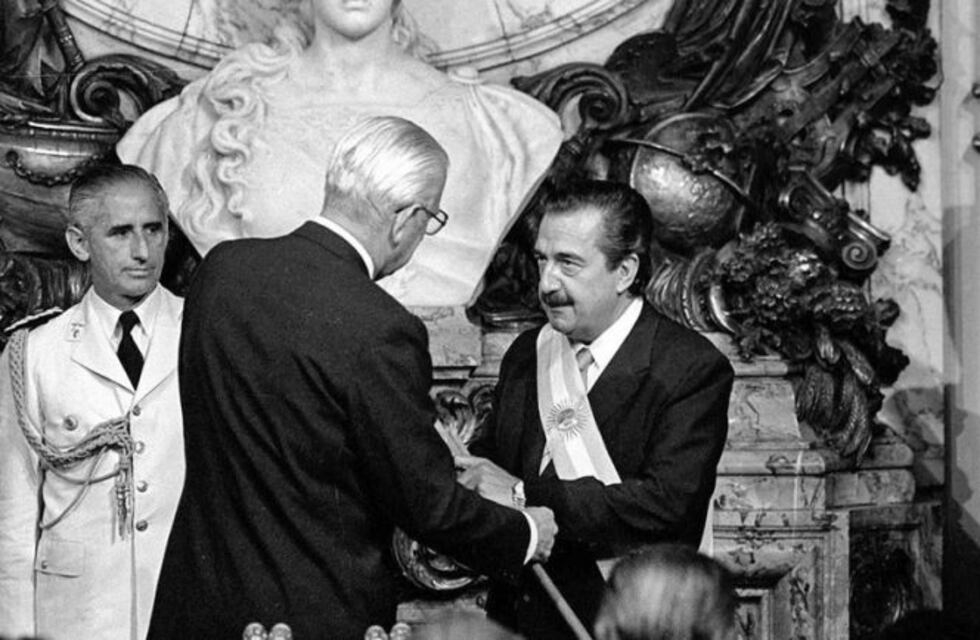 Suarez recordó en sus redes la vuelta de la Democracia