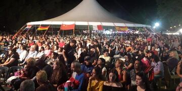 El evento propuesta desde la Municipalidad de Santa Rosa tuvo hasta el momento una muy buena presencia de público \u002E