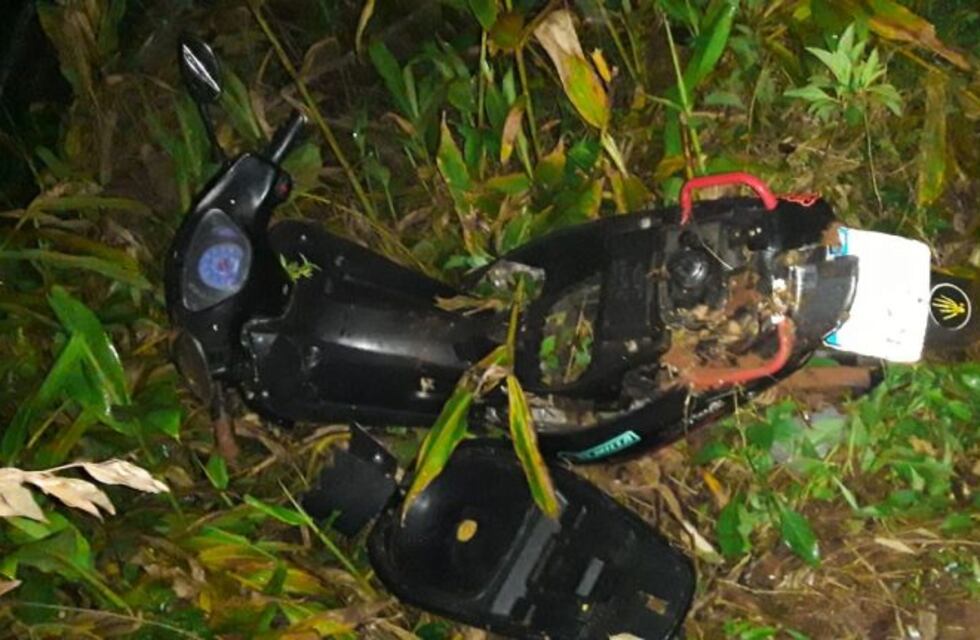 Intentaron robar a un remisero y en la huida embistieron con su moto a un oficial