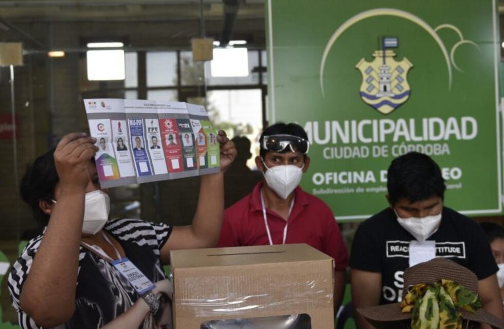 Elección en Bolivia: hubo demoras en la votación en Córdoba