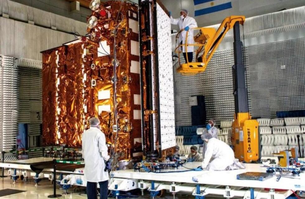 Ingeniero de Alem participó en la creación de un satélite