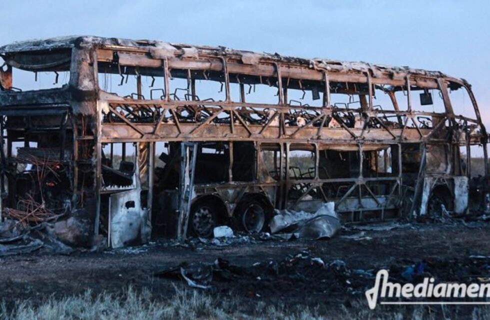 Se quemó un colectivo que trasladaba a 61 pasajeros